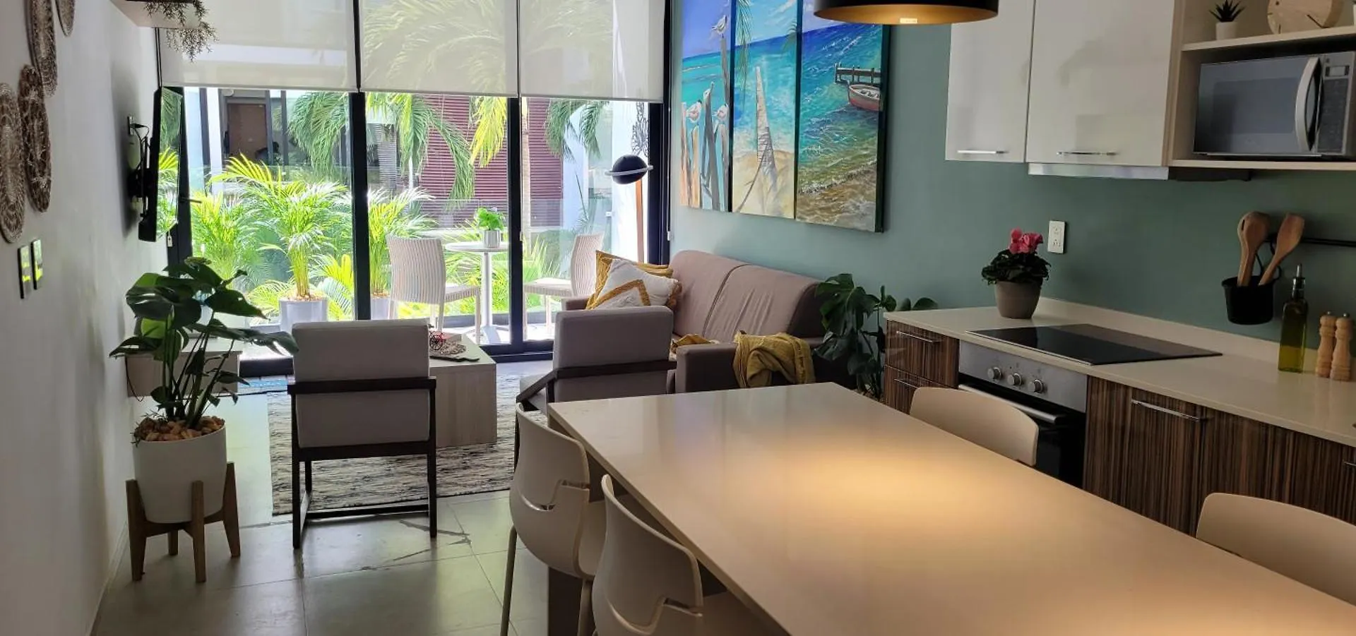 Stunning 1 Bdrm Condo Gym-Pool 10 Min To The Beach & Quinta Av Playa del Carmen 0*,  Mexique